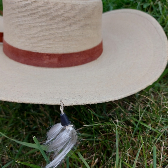 Beautiful Hat Size 8 , Leather ties and Band.  Very well made - Picture 8 of 8